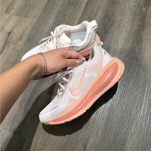 Nike Vomero ZoomX - Pink